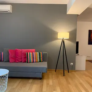verificați disponibilitatea
